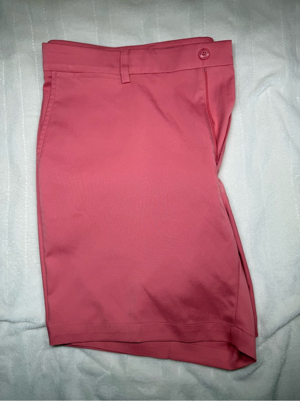 Roundtree & Yorke Men's Performance Shorts in Rose - Picture 3 of 8